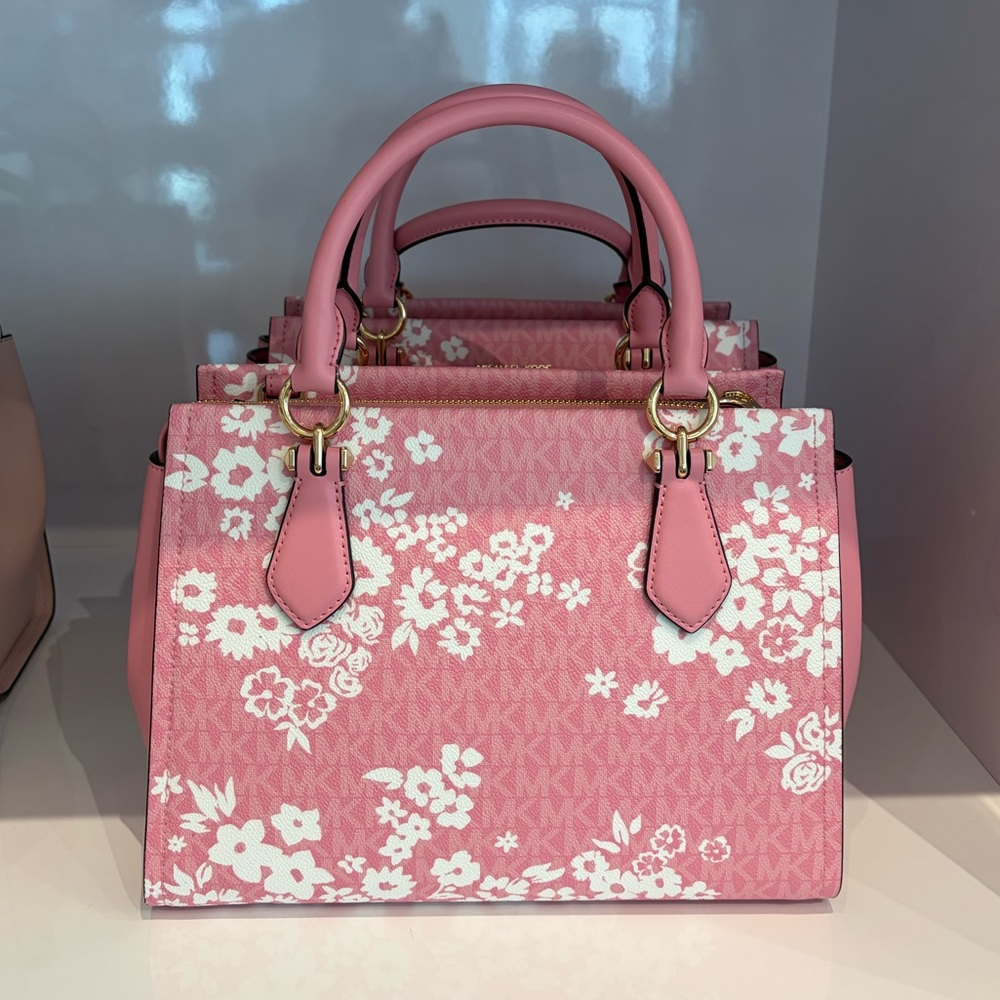 MICHAEL KORS Marilyn Medium Printed Signature Logo Satchel Crossbody
Carnation - Picture 7 of 8